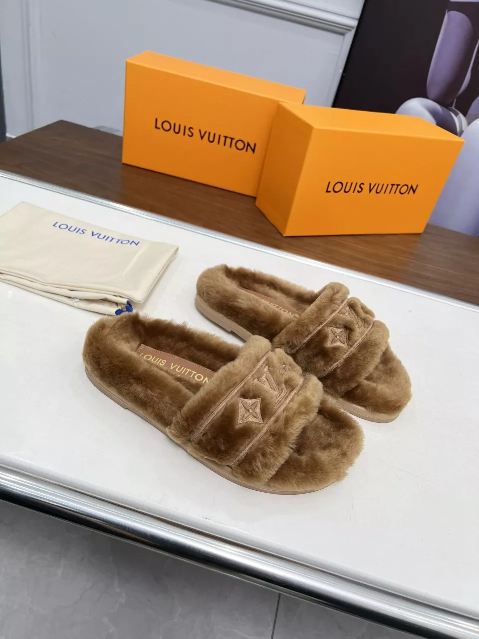 louis vuitton chaussons pour femme s_12ba4674